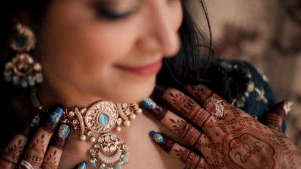 Most Attractive Asian Women: Afghan vs Armenian Beauty