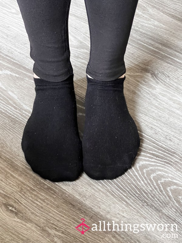 🇩🇪 1 Day Worn Socks At Work 🦶🏼👣 Black Or White?