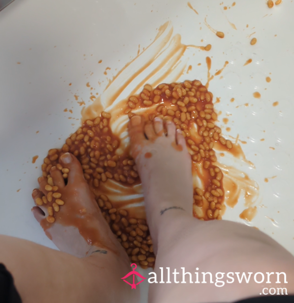 1 Minute Feet/food Fettish Bean Splashing