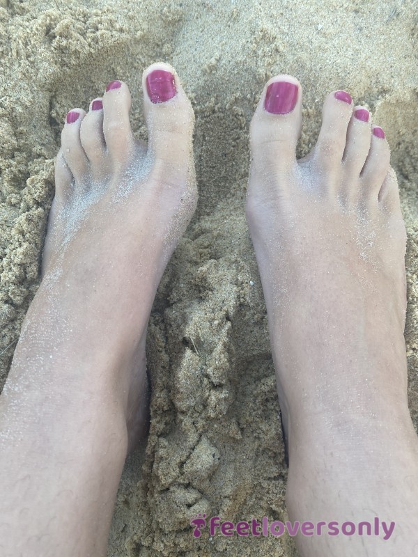 1 Minute Of Toe Wiggling On The Beach
