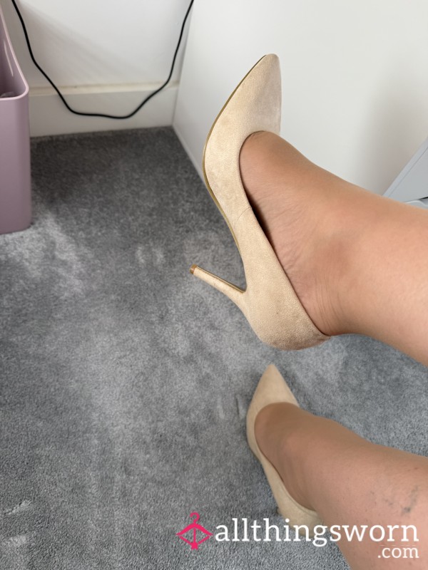 1 Minute Shoe Dangling With Tights On 🦶