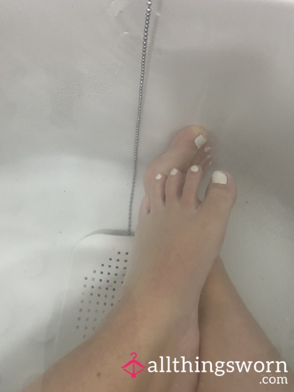 1 Minute Video Of My Feet And Toes In The Bath