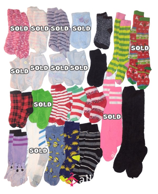 1 PAIR – SOCKS 🧦