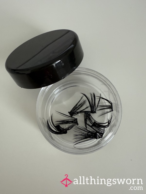 1 Set Of Eyelashes Worn By Me And Can Be Owned By You