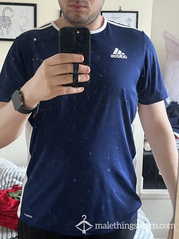 1-Year Favourite T-Shirt – Heavy Pit Stains + 3 Days Straight Wear 😈
