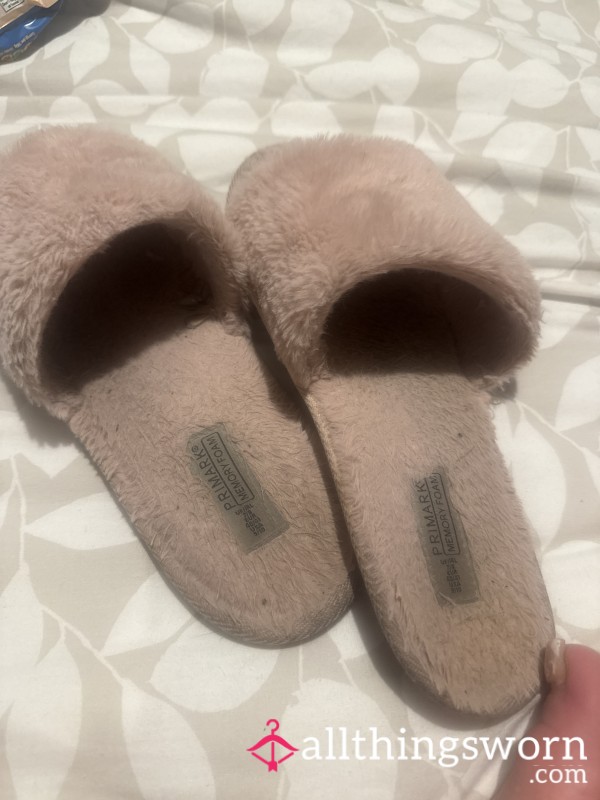 1 YEAR OLD SLIPPERS