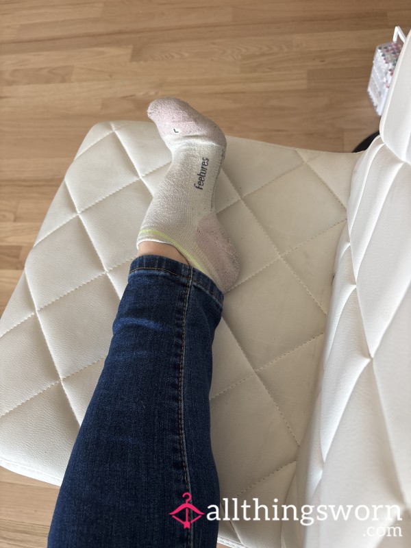 1 Year Worn Feetures