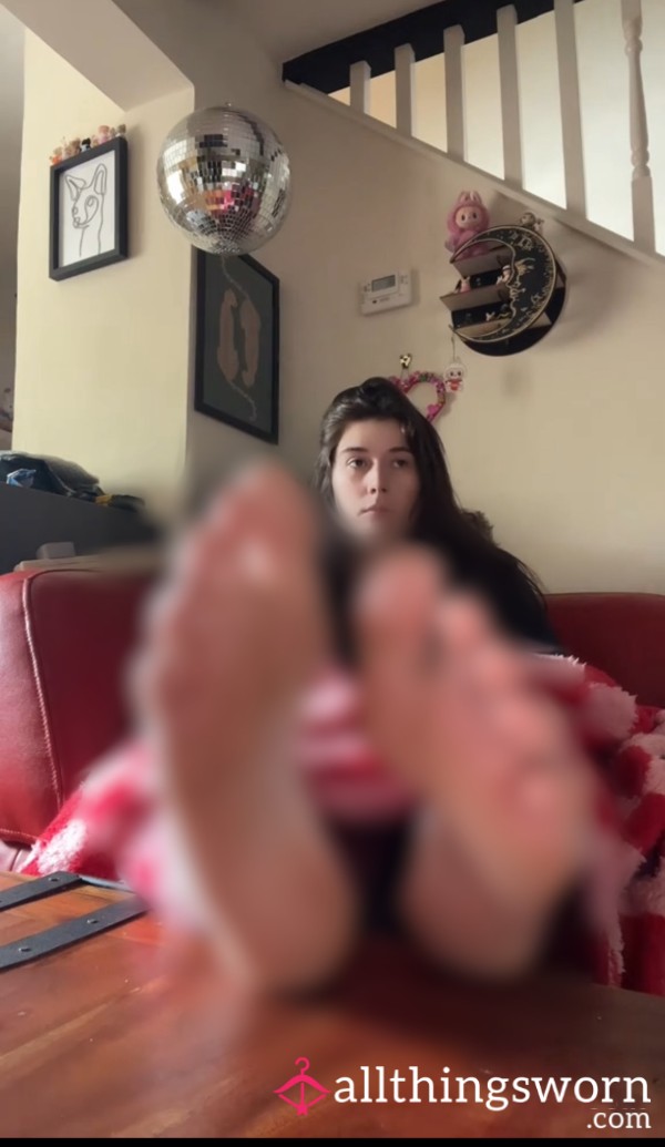 10 Minutes Foot Ignore Video