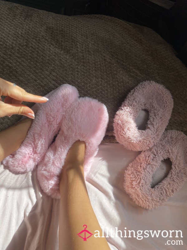 10 MONTHS DAILY WEAR Battered Fluffy Slippers