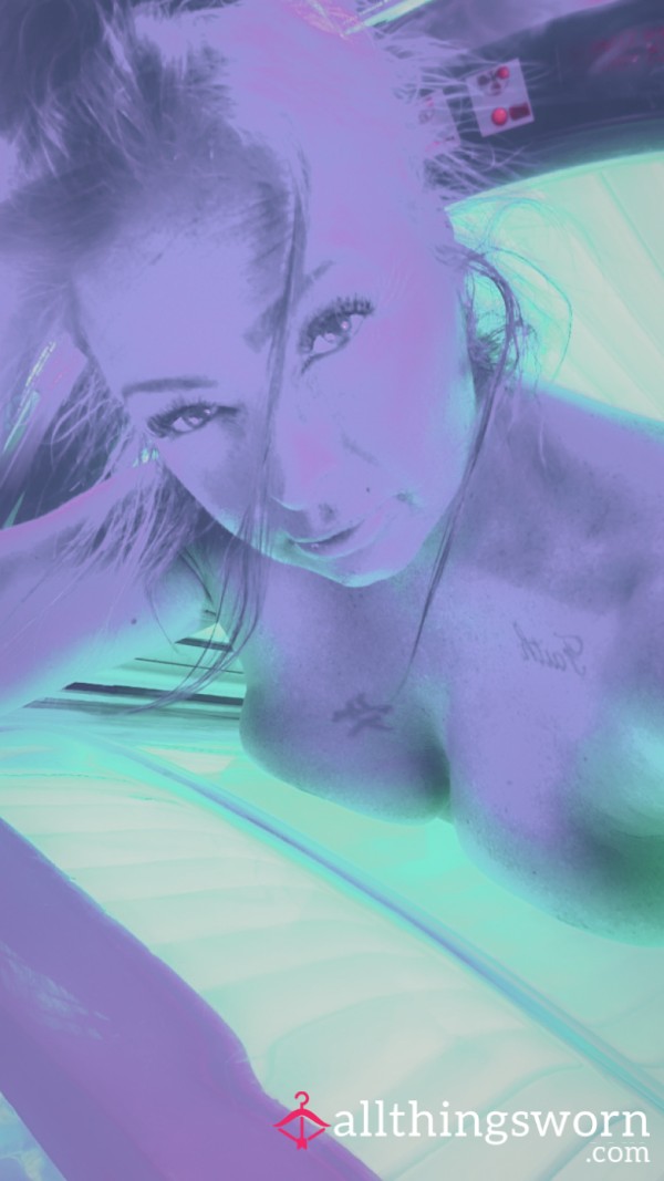 10 Naked Sunbed Pictures