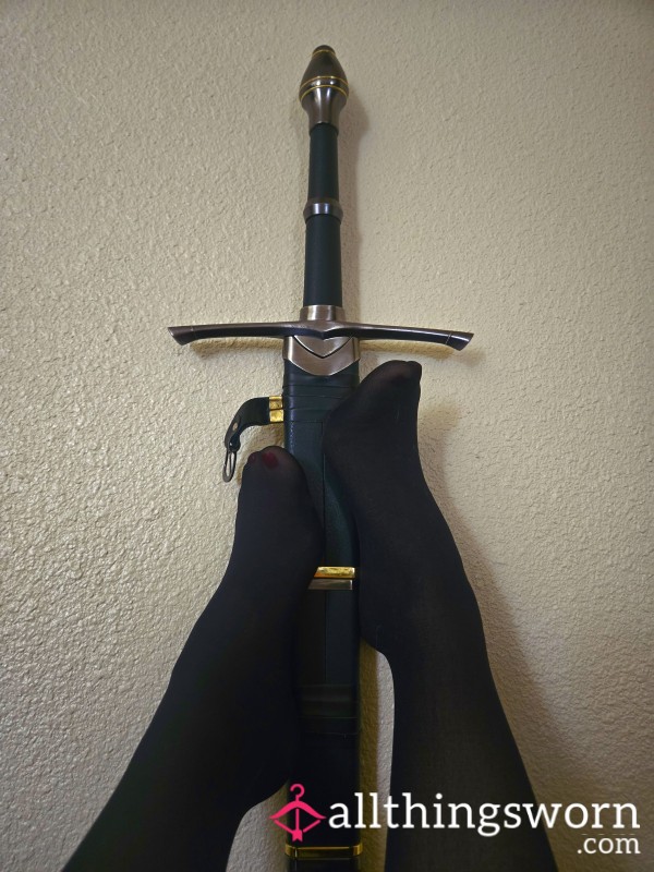 10 Pics- Feet 'Fun'