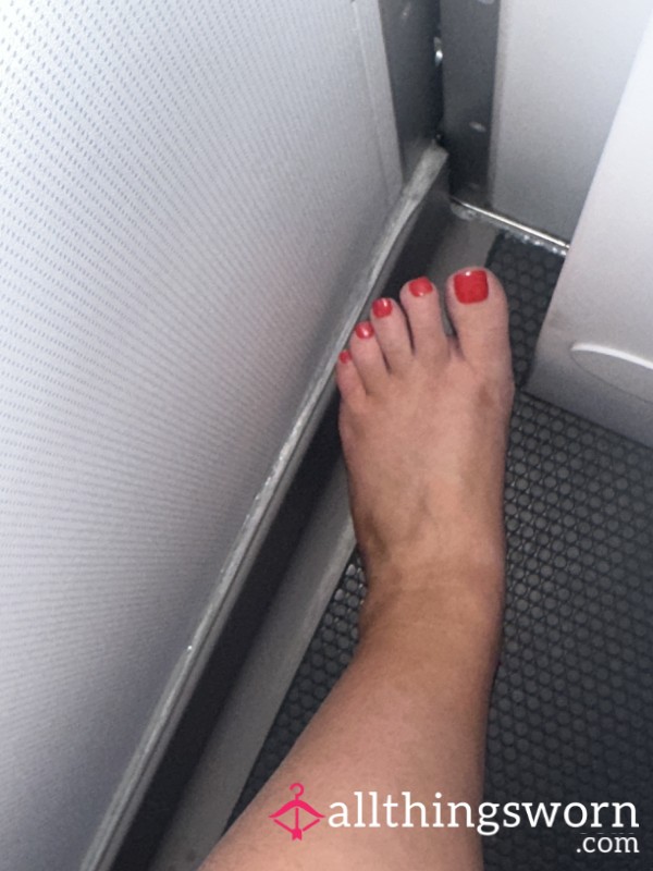 10 Pics Of My Cute Feet😍🦶🏼