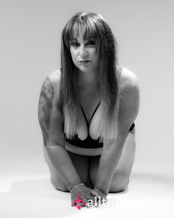 10 S**y Lingerie Photos