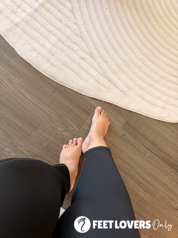 100% Exclusive Real Feet Tease