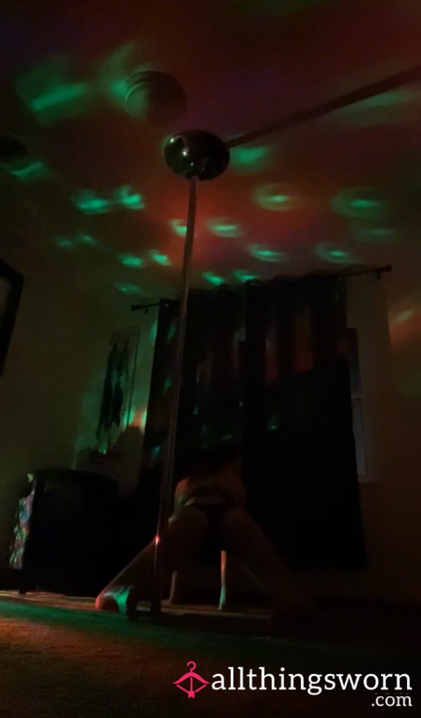 1:00 Pole Dance Video