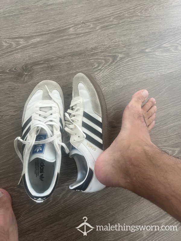 10.5 ADIDAS SAMBA CLa**IC, WHITE & BALCK STRIPES