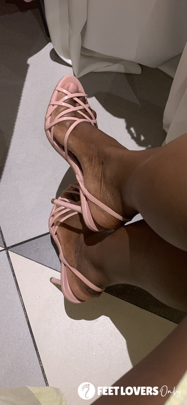 S**y High Heel In Ebony Feet