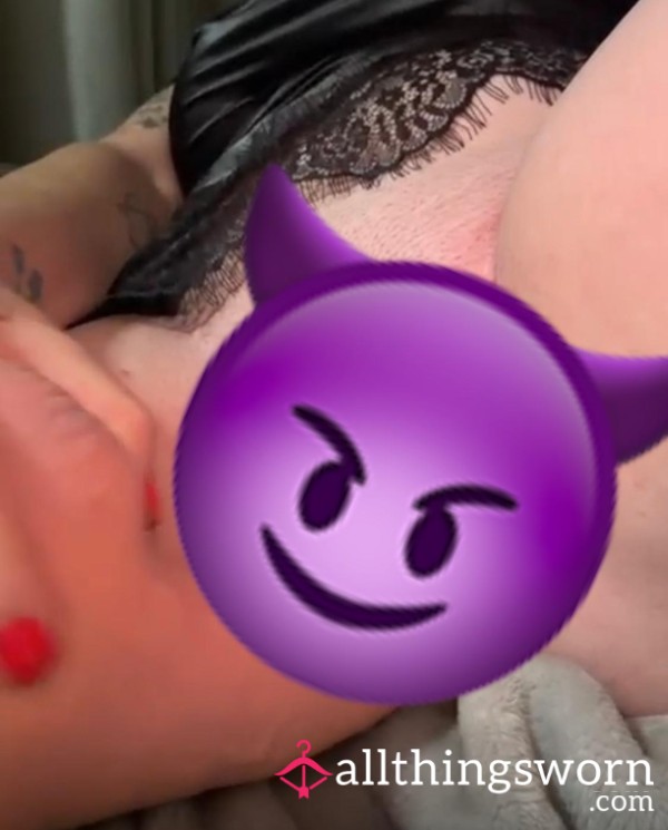 11 Inch Fat Di**o In My Pu**y