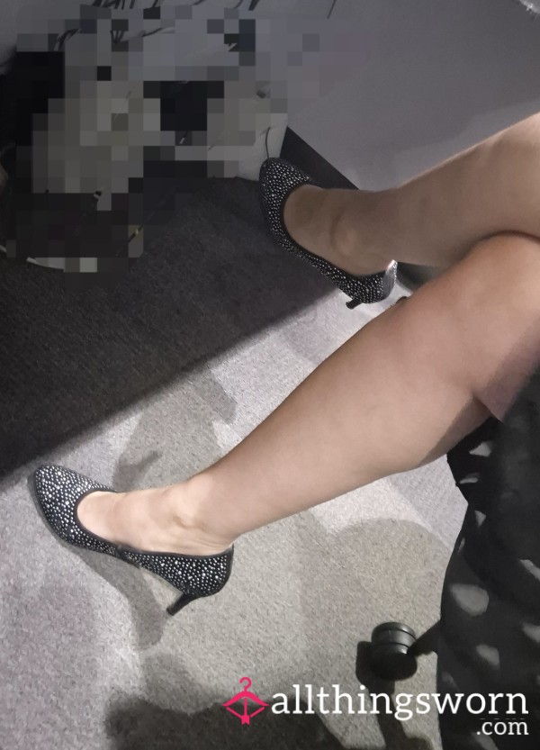 10 Office Pics From This Sl*ty Receptionist....🫦🤭🐱😈🫣🥵
