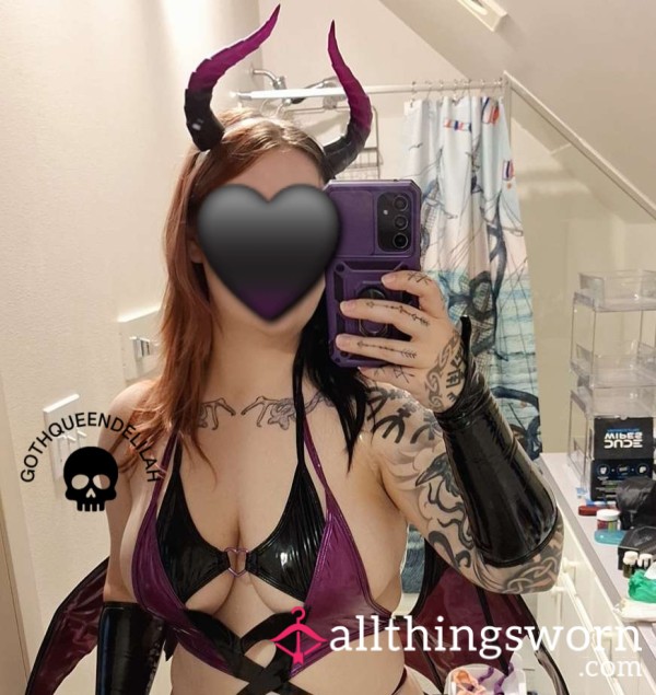 10 S**y Succubus Photos
