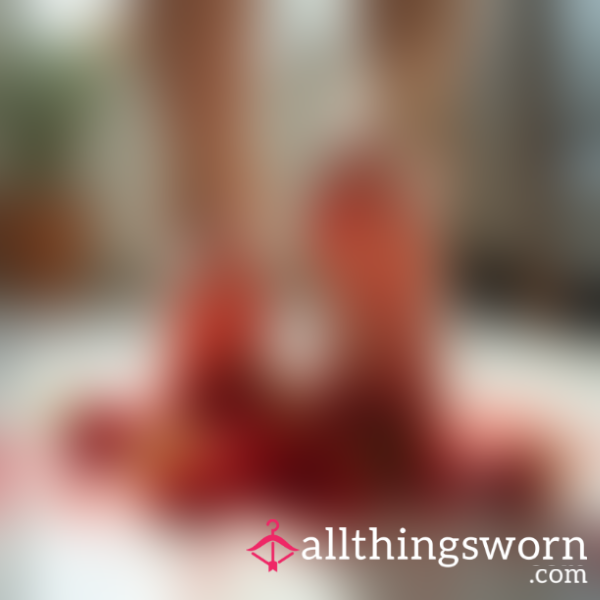 10 Feet Pics /crushing Strawberries