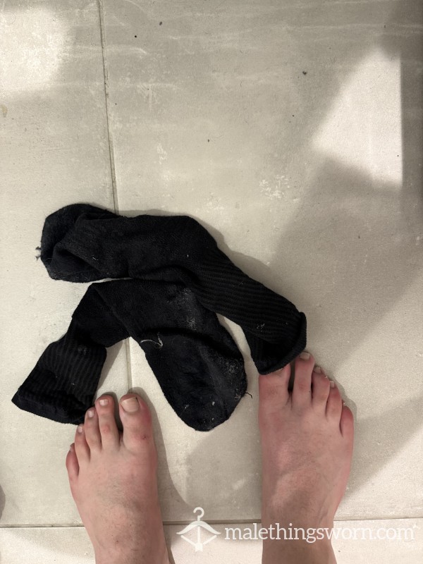 🧦 17-Hour Cabin Shift — Black Socks Absolutely Worn Out