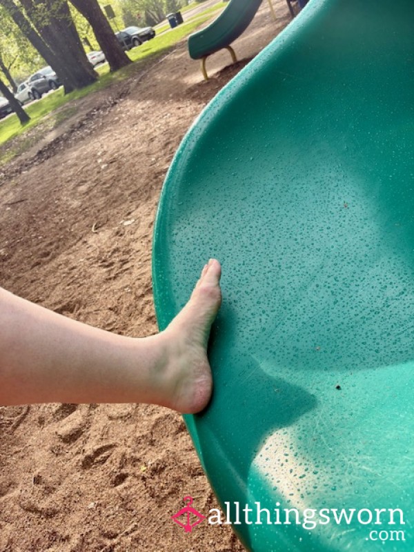 17 Photos Of My S**y Feet At The Park