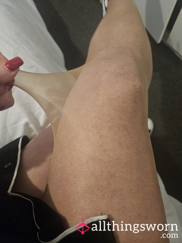 18 Hour Wear Sheer Nude Glossy Nylons