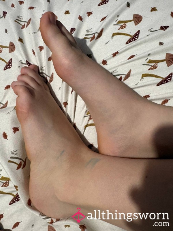 18 YEAR O L D FOOT BRAT