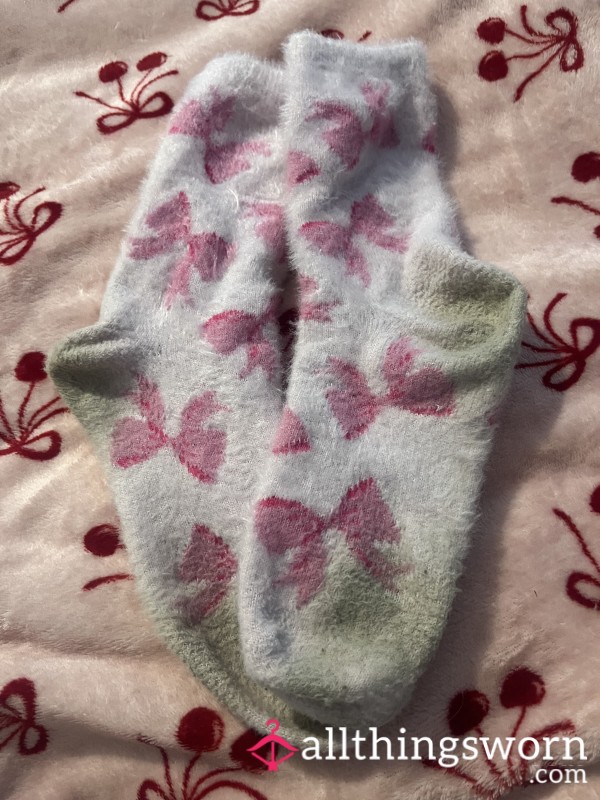 2 Day Wear Fluffy Bow Socks