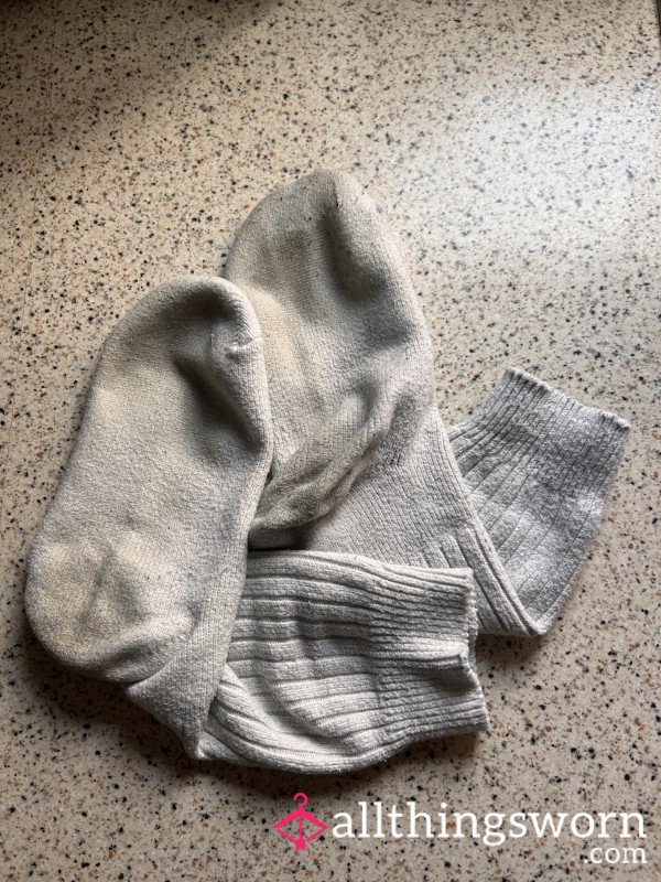 2 Day Wear White Socks