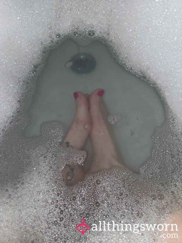 ✨️ Intimate 2-minute Video Of My Skinny Size 5 Feet Relaxing In The Warm Bath ✨️