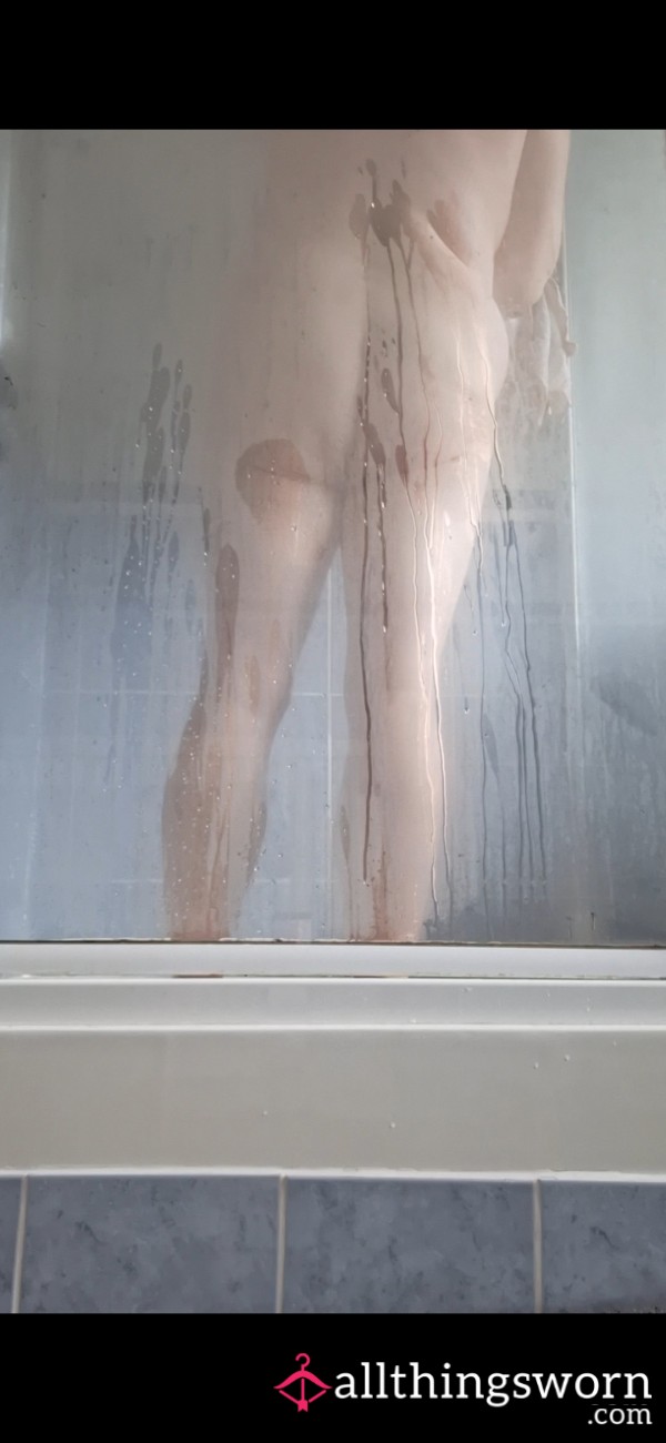 2 Mins B*m And Legs In Shower