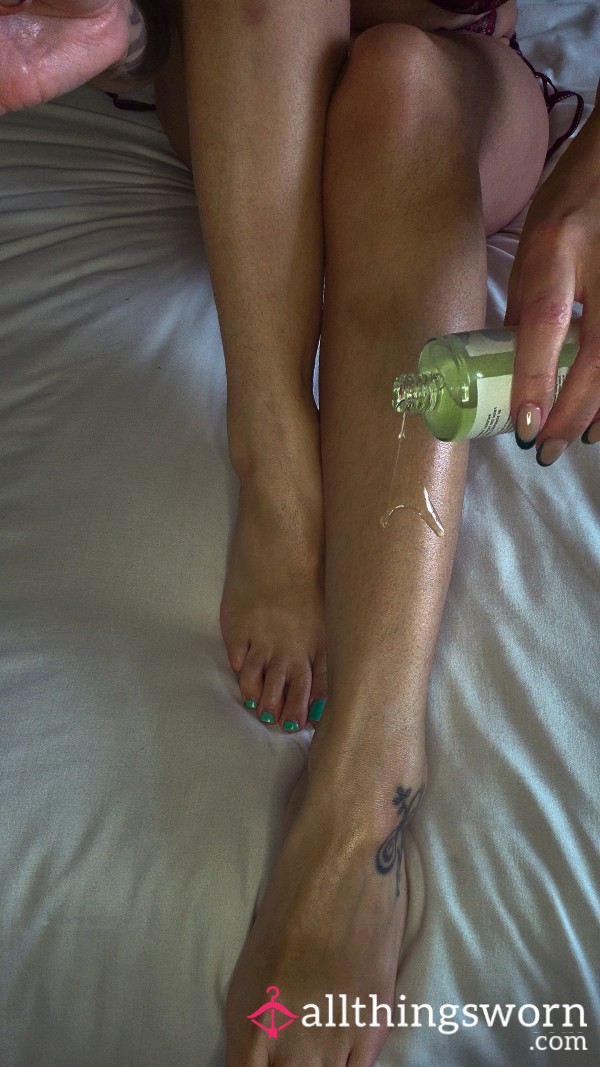 2 Minute Ma**age My Feet With Oil 👣