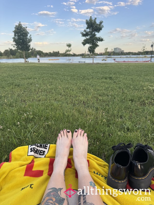 2 Minutes Of My Cute Little Feet At Sunset At The Park!