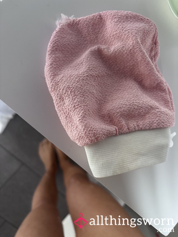 2 Months Exfoliating Mitt