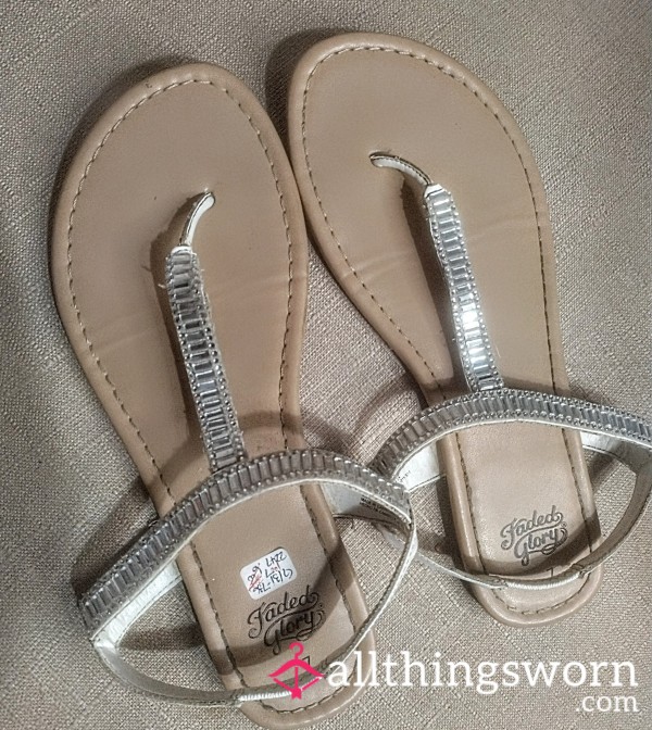 2 Pair Of Flipflops