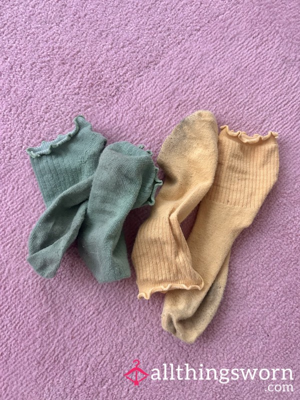 2 Pairs Sweaty Socks