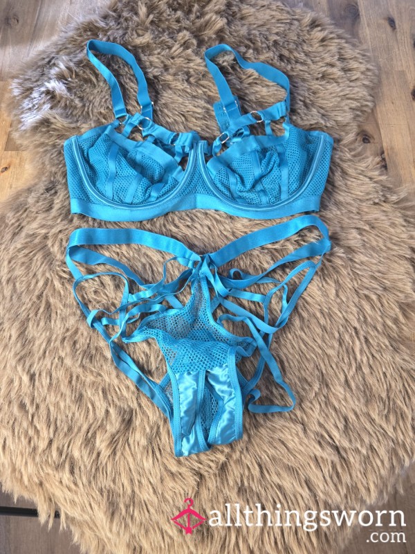 2-piece Lingerie Set Turquoise With Open Crotch 🤤