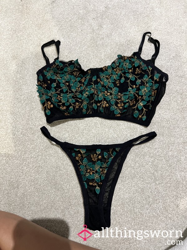 2 Pieces Set Black&green Flor*l Detail ( Bra+thong) , Size M , Worn Or Freshly Washed