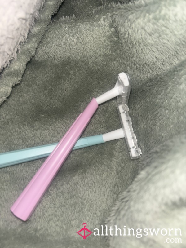 2 Razors