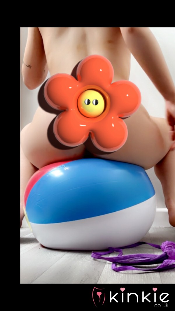 2 Videos Of Bouncing And Masturbating On Inflatable 🍑🤫🙈