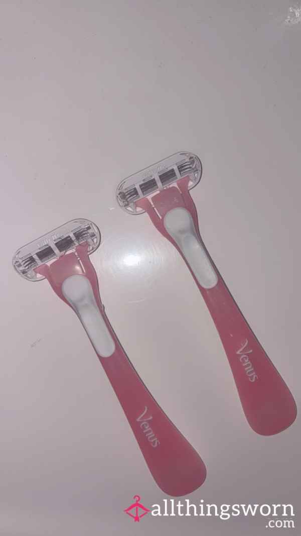 2 X Razors