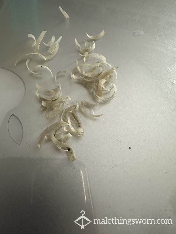 50 Whole Fingernail Clippings