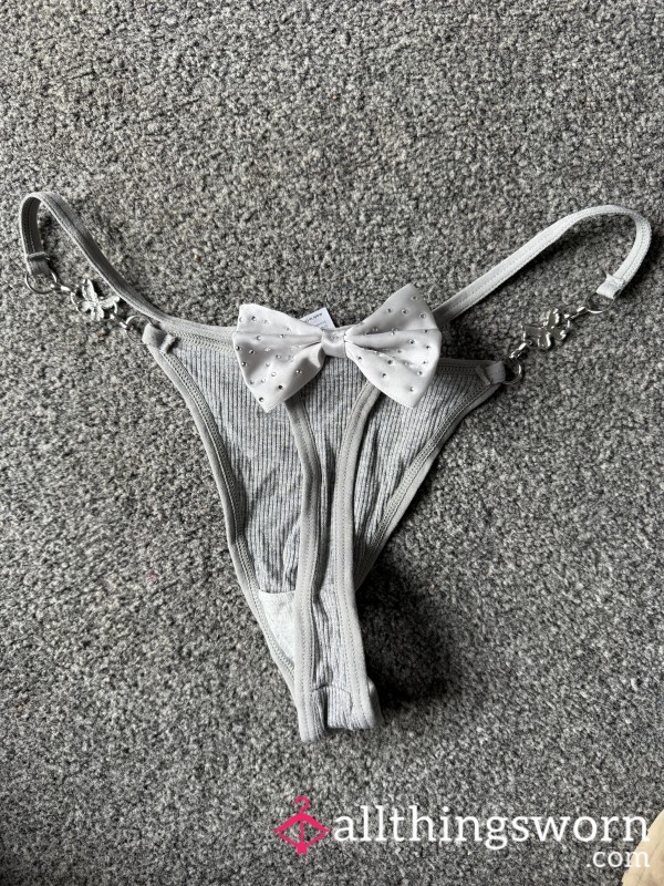 🤍 24 Hour Worn Grey Bow Thong 🤍