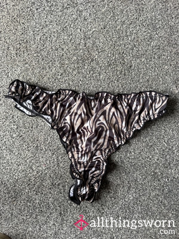 🦓 24 Hour Worn Zebra Print Frilly Thong 🦓