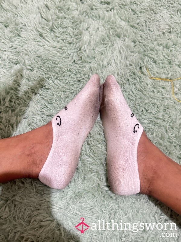 24 Hrs Worn White Socks By 💛Meee ! 🥰💛