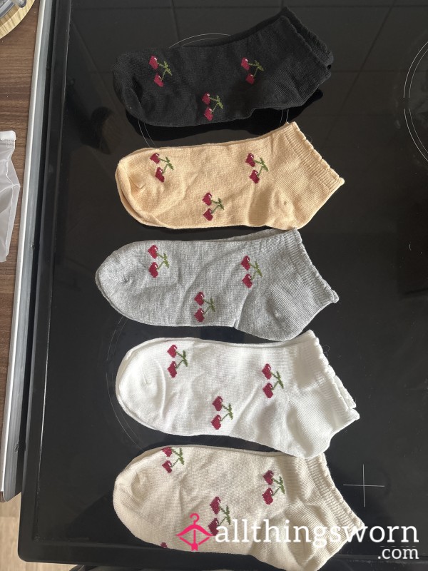 24hours Wear Cherry Socks