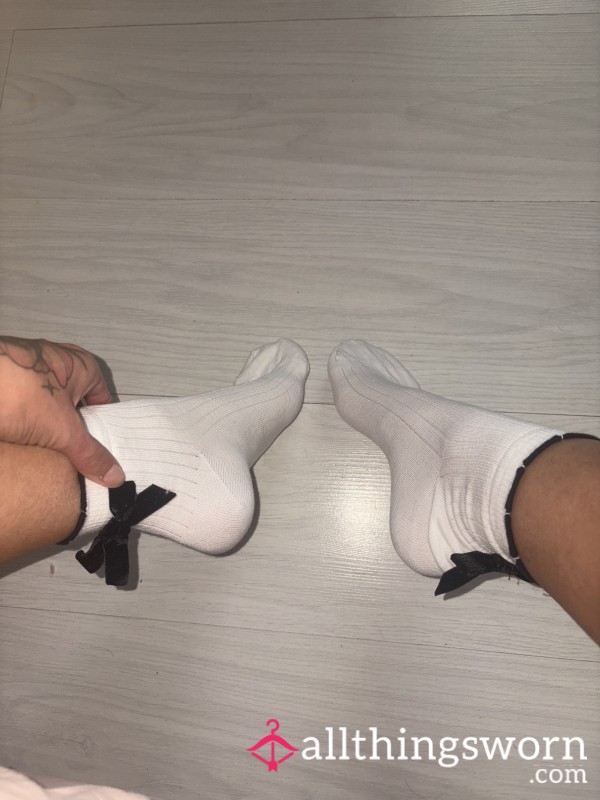 24hr Worn White N Black Bow Socks🎀🤍