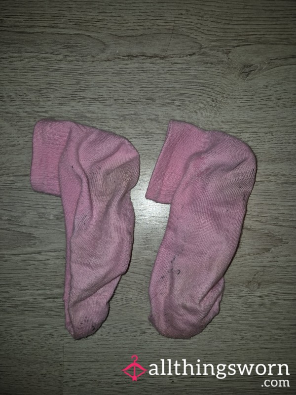 27h Wear Pink Socks